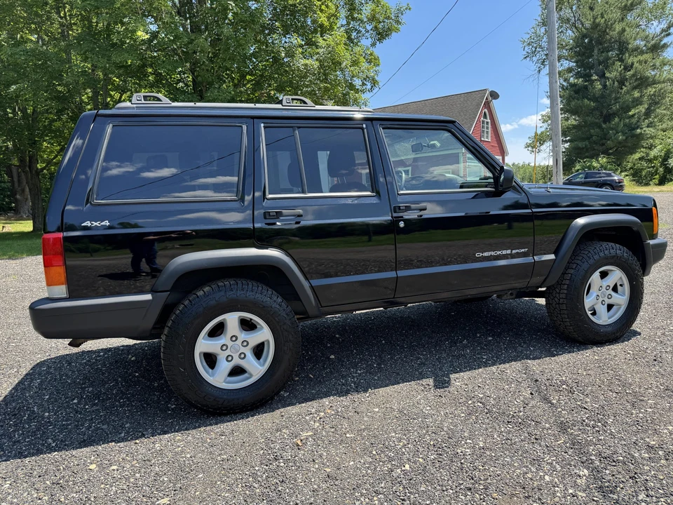 2000 Jeep XJ Cherokee - Image 15 of 31