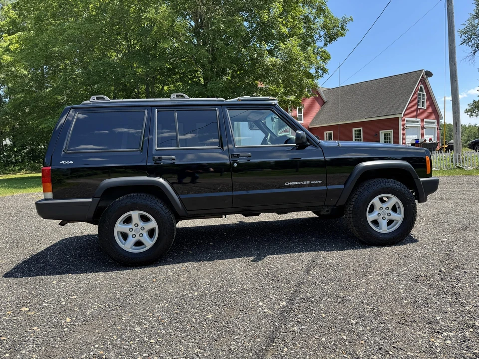 2000 Jeep XJ Cherokee - Image 16 of 31