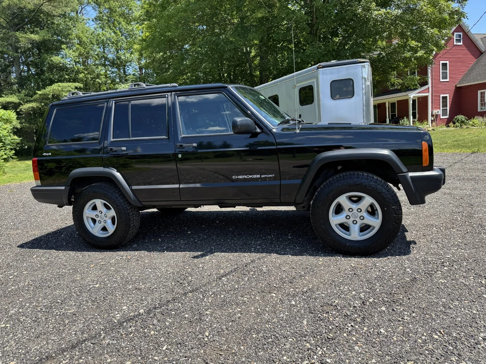 2000 Jeep XJ Cherokee - Image 17 of 31
