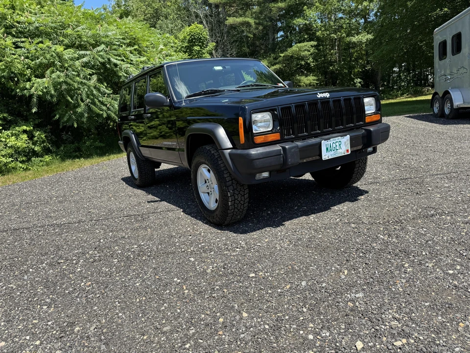 2000 Jeep XJ Cherokee - Image 3 of 31