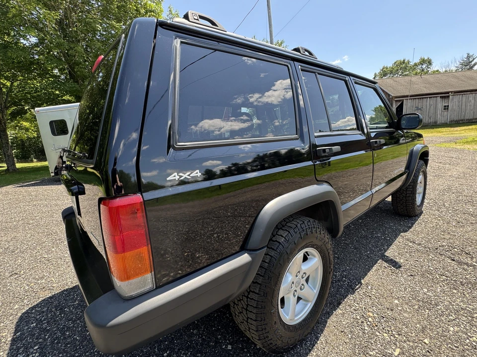2000 Jeep XJ Cherokee - Image 23 of 31