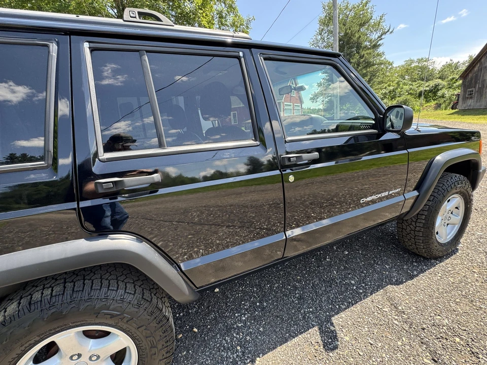 2000 Jeep XJ Cherokee - Image 24 of 31