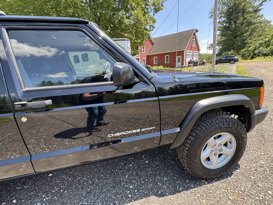 2000 Jeep XJ Cherokee - Image 25 of 31