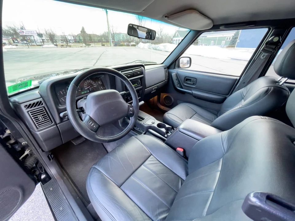 2000 Jeep XJ Cherokee - Image 17 of 31