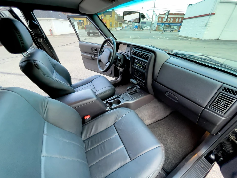2000 Jeep XJ Cherokee - Image 24 of 31