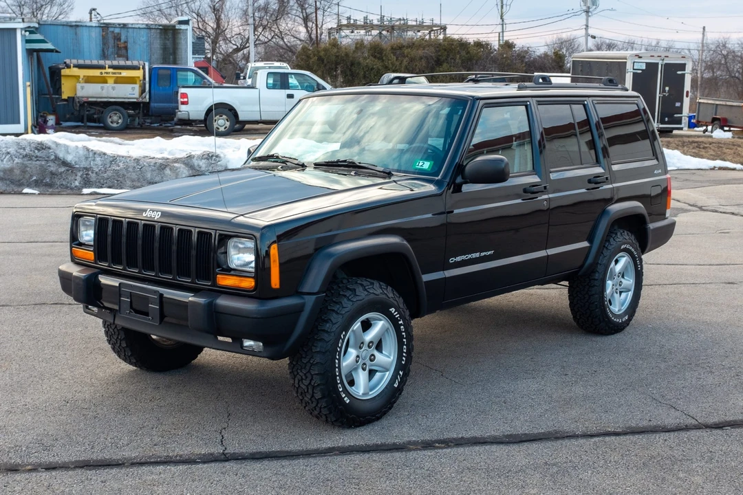 2000 Jeep XJ Cherokee - Image 2 of 31