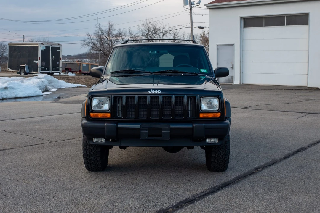2000 Jeep XJ Cherokee - Image 9 of 31