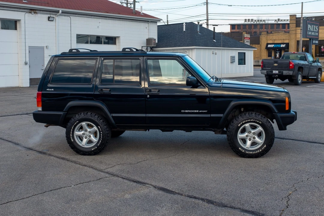 2000 Jeep XJ Cherokee - Image 7 of 31