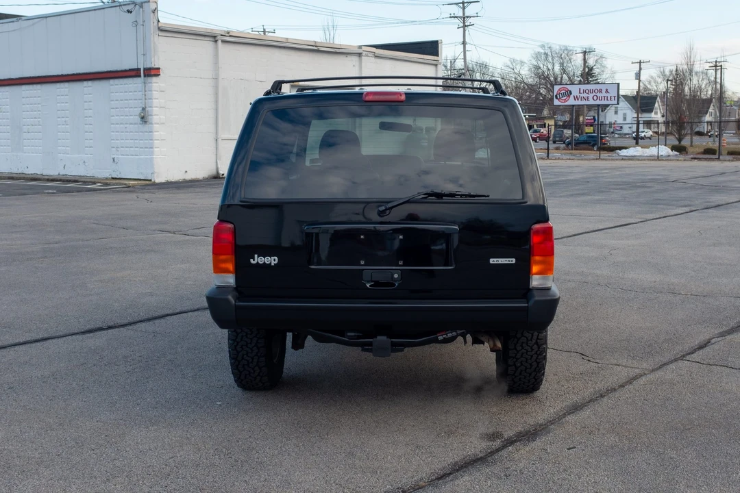 2000 Jeep XJ Cherokee - Image 5 of 31
