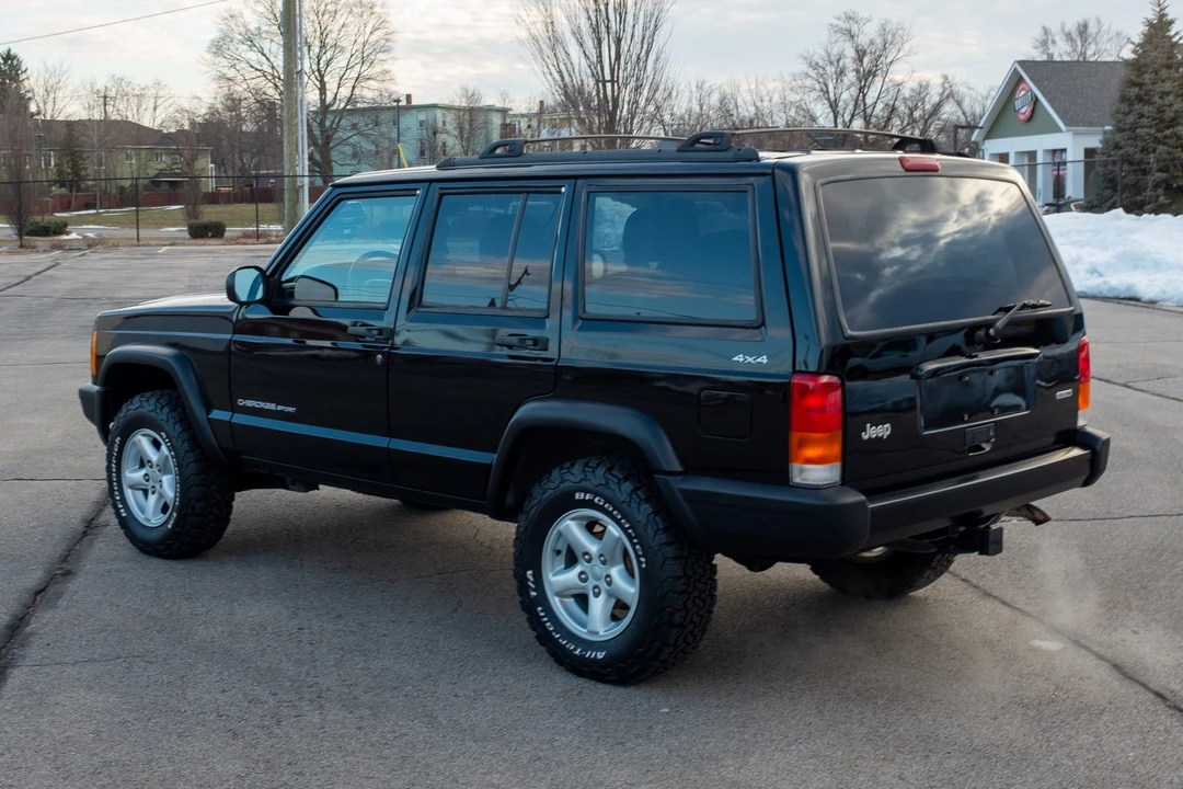 2000 Jeep XJ Cherokee - Image 4 of 31