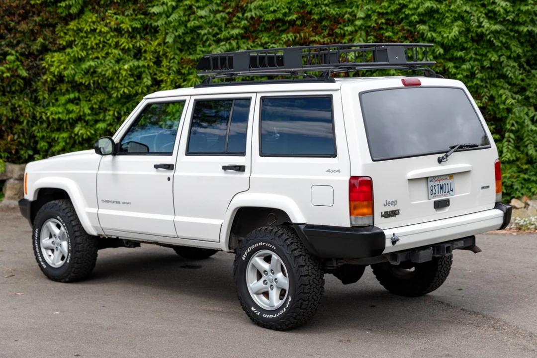 2000 Jeep XJ Cherokee - Image 9 of 31