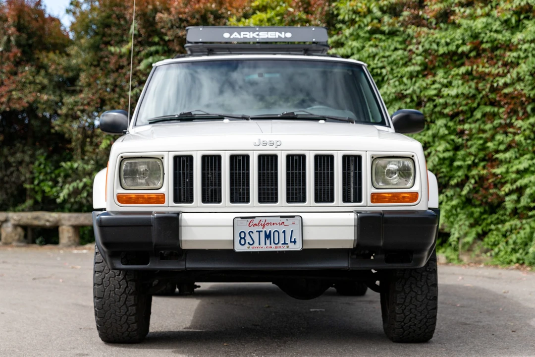 2000 Jeep XJ Cherokee - Image 2 of 31