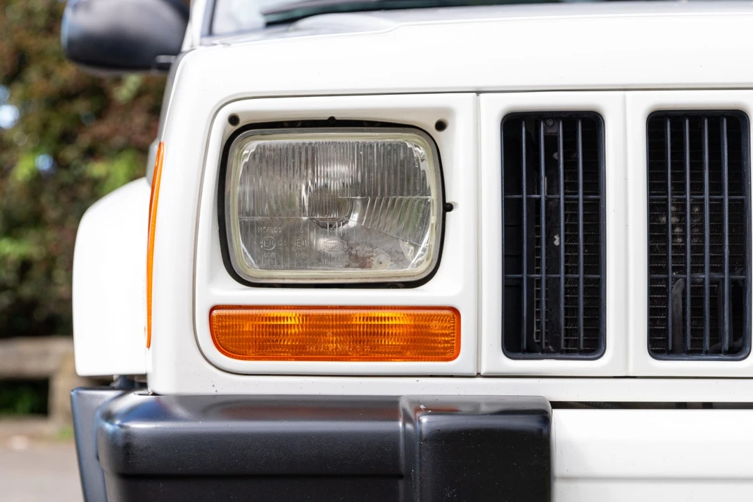 2000 Jeep XJ Cherokee - Image 28 of 31
