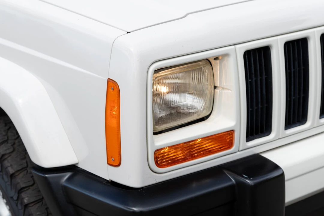 2000 Jeep XJ Cherokee - Image 26 of 31