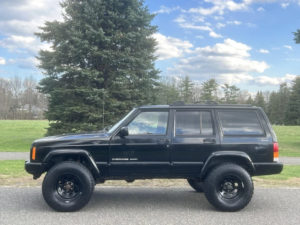 2000 Jeep XJ Cherokee - Image 7 of 31