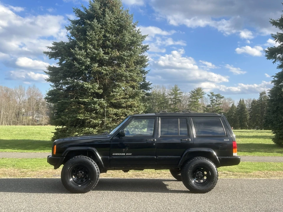 2000 Jeep XJ Cherokee - Image 6 of 31