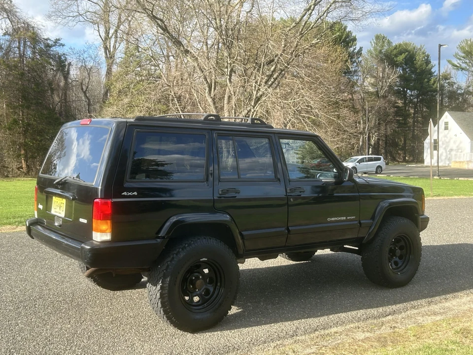 2000 Jeep XJ Cherokee - Image 19 of 31