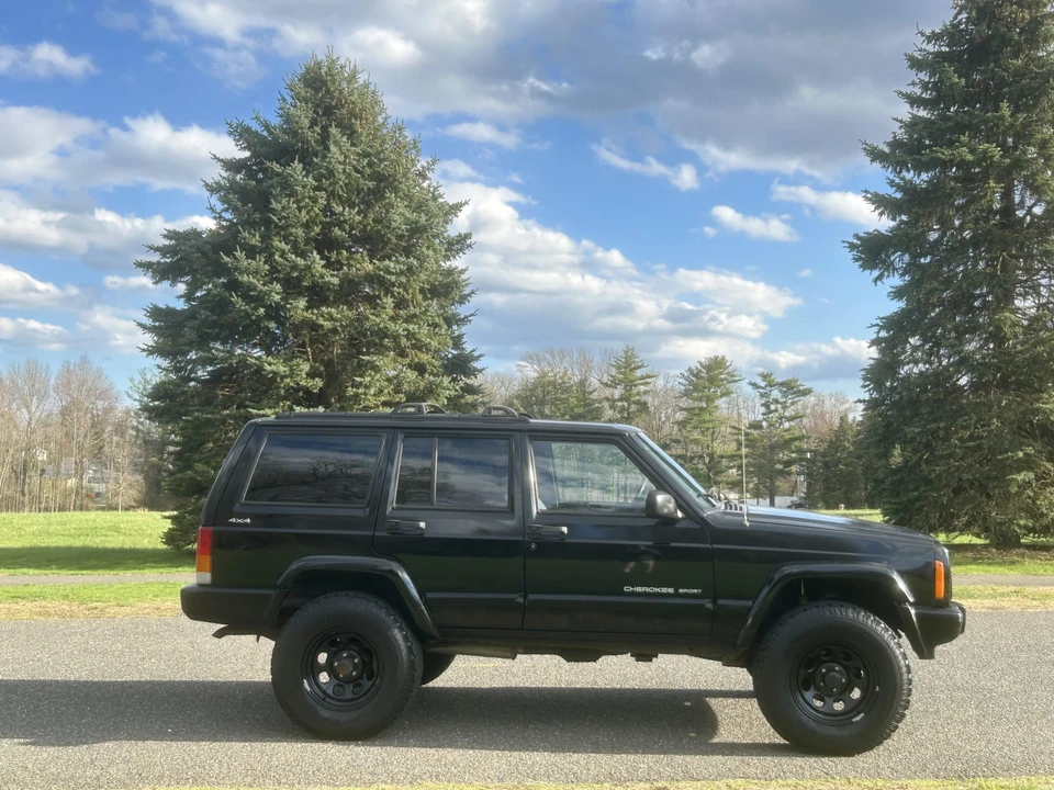2000 Jeep XJ Cherokee - Image 23 of 31