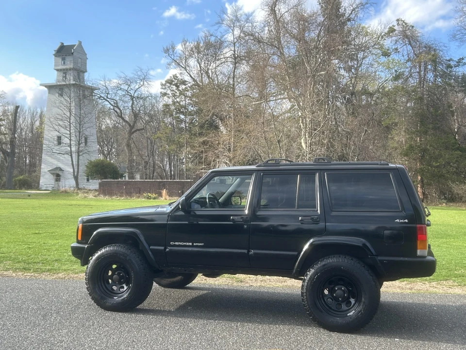 2000 Jeep XJ Cherokee - Image 8 of 31