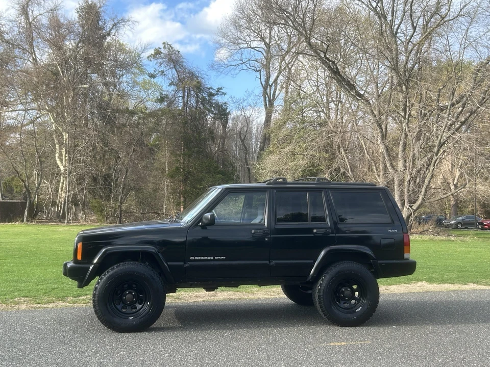 2000 Jeep XJ Cherokee - Image 5 of 31