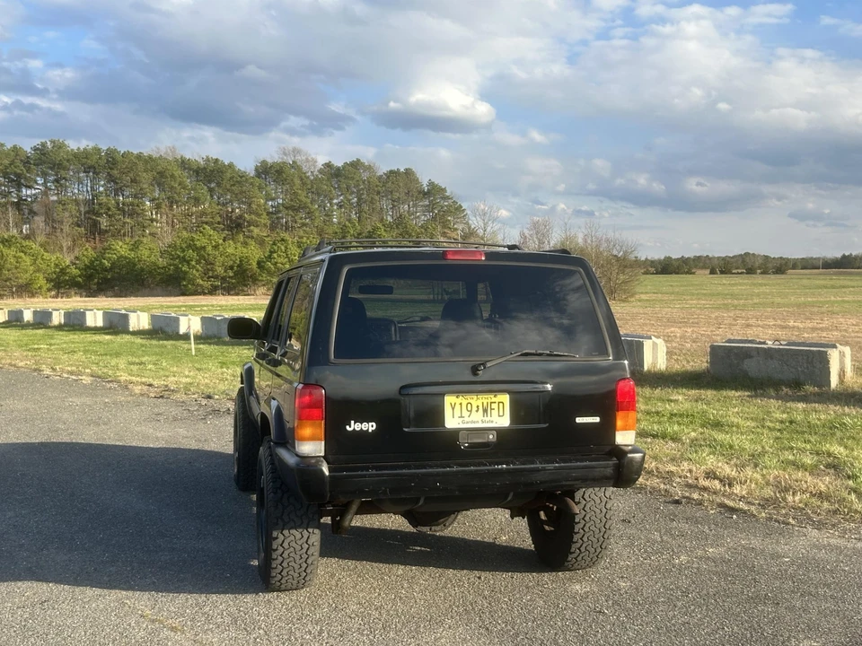 2000 Jeep XJ Cherokee - Image 16 of 31