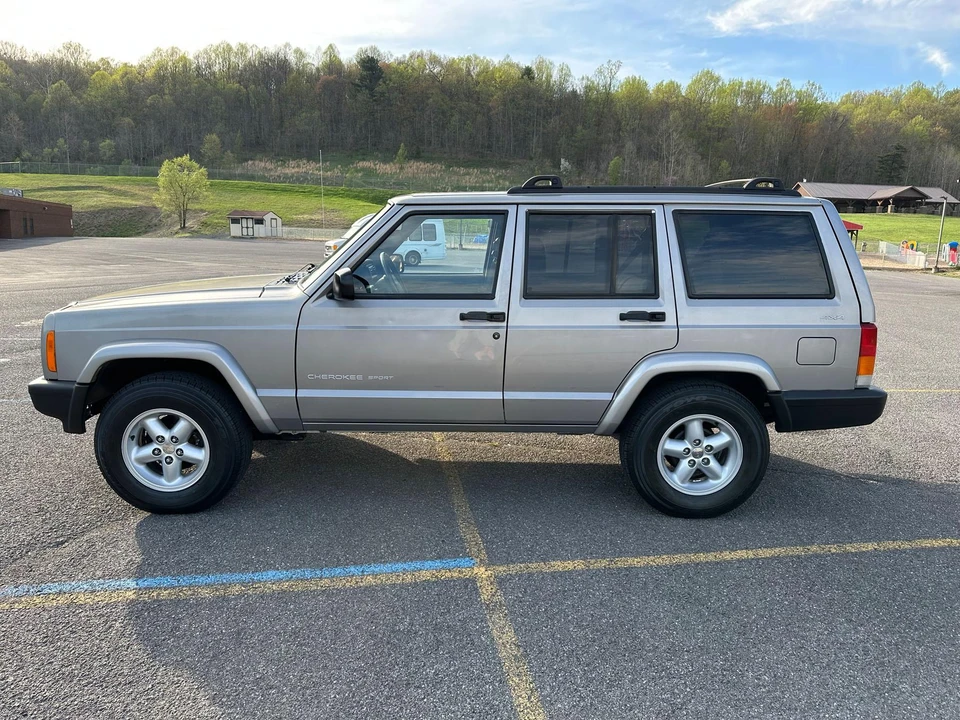 2000 Jeep XJ Cherokee - Image 8 of 31