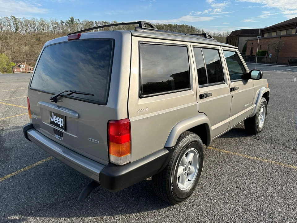 2000 Jeep XJ Cherokee - Image 12 of 31
