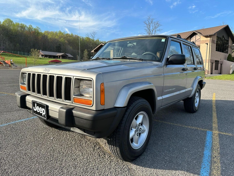 2000 Jeep XJ Cherokee - Image 6 of 31