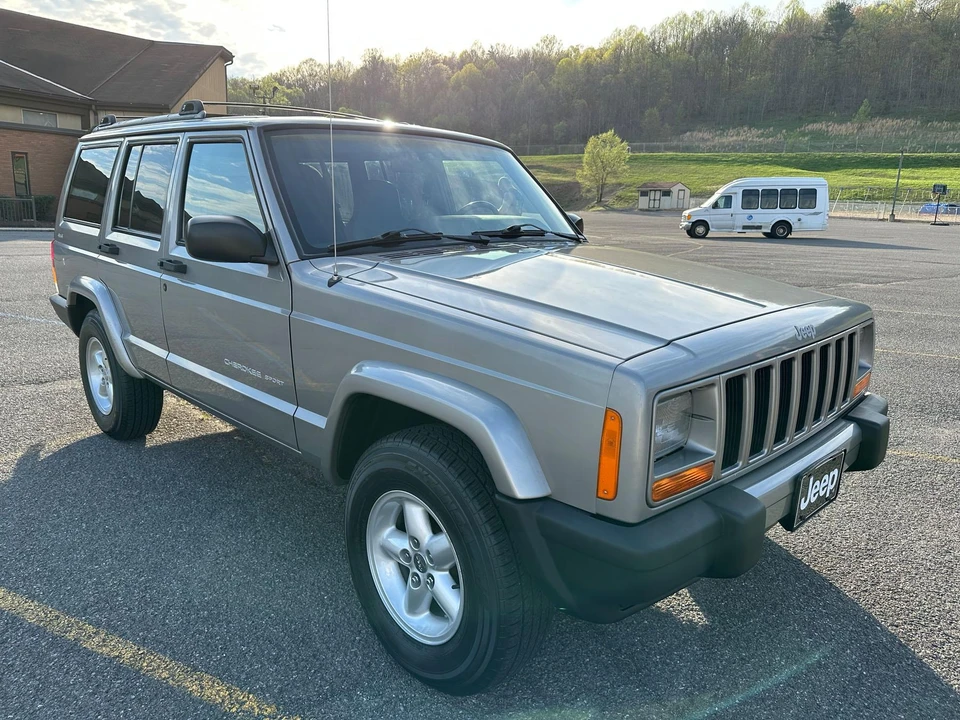 2000 Jeep XJ Cherokee - Image 18 of 31