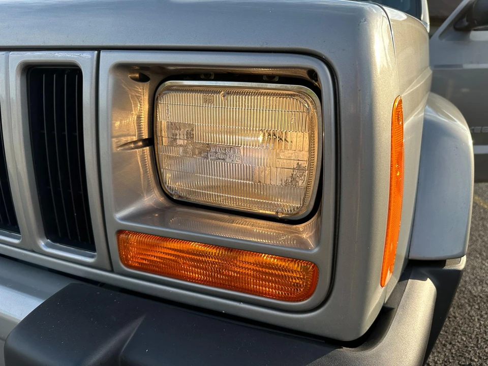 2000 Jeep XJ Cherokee - Image 29 of 31