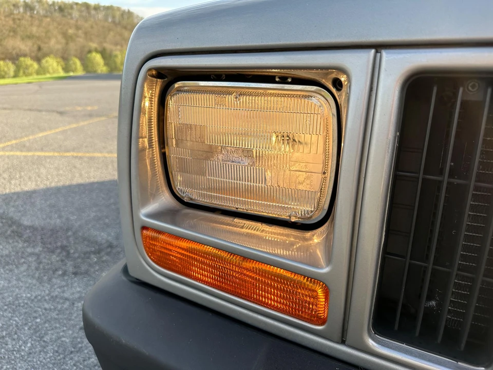2000 Jeep XJ Cherokee - Image 26 of 31