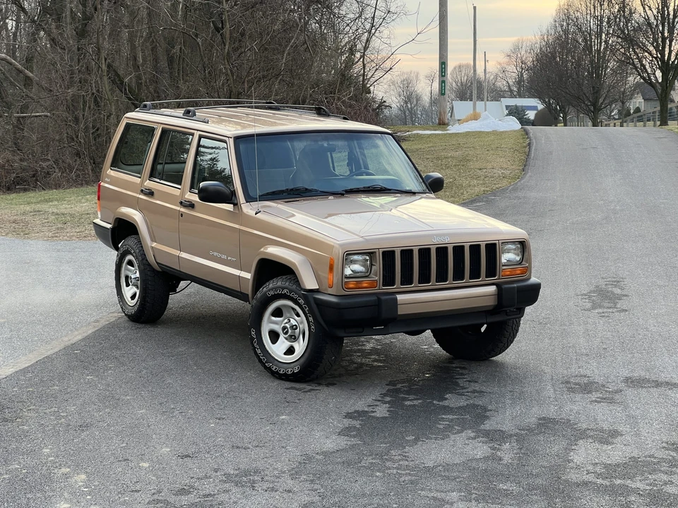 2000 Jeep XJ Cherokee - Image 10 of 31