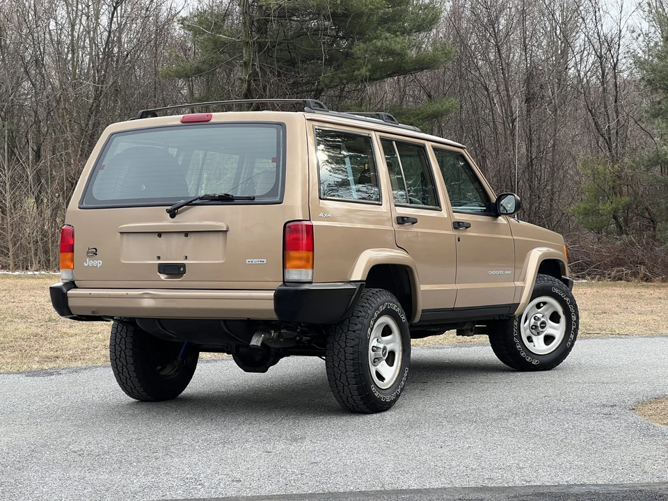 2000 Jeep XJ Cherokee - Image 6 of 31