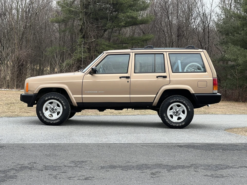 2000 Jeep XJ Cherokee - Image 3 of 31