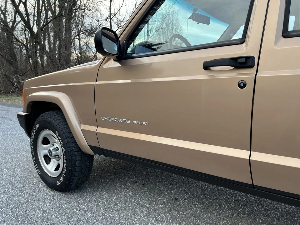 2000 Jeep XJ Cherokee - Image 17 of 31