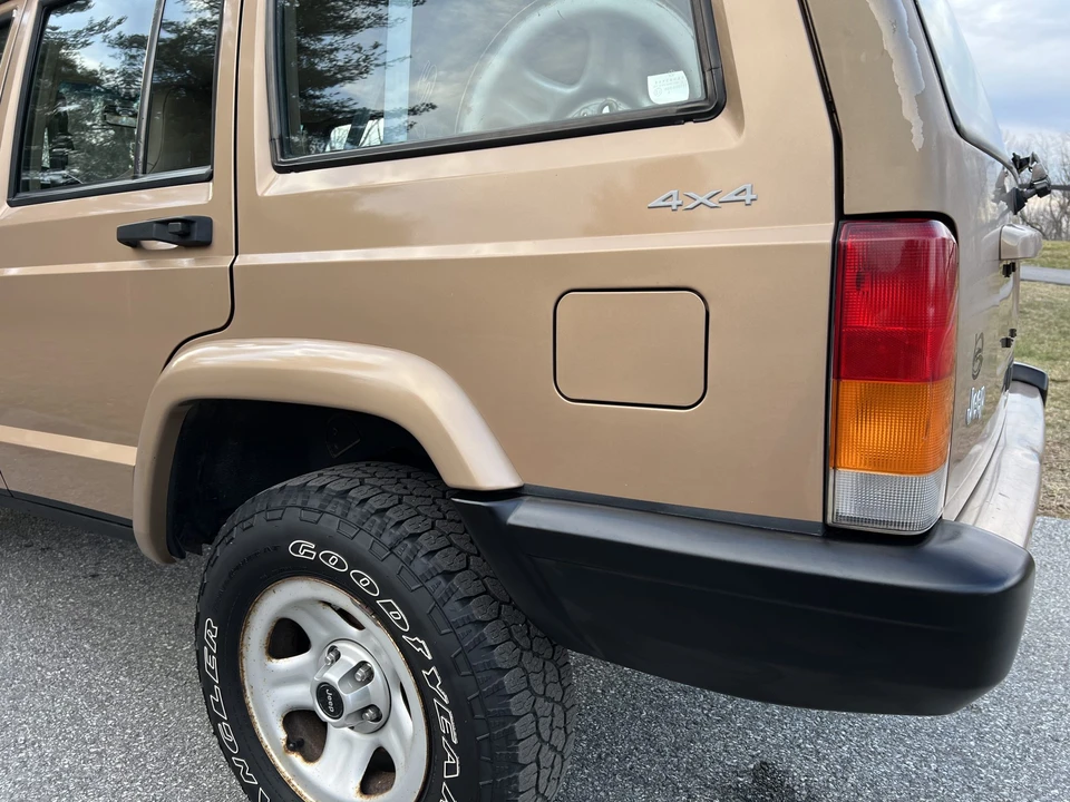 2000 Jeep XJ Cherokee - Image 20 of 31