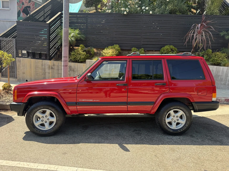 2000 Jeep XJ Cherokee - Image 17 of 31