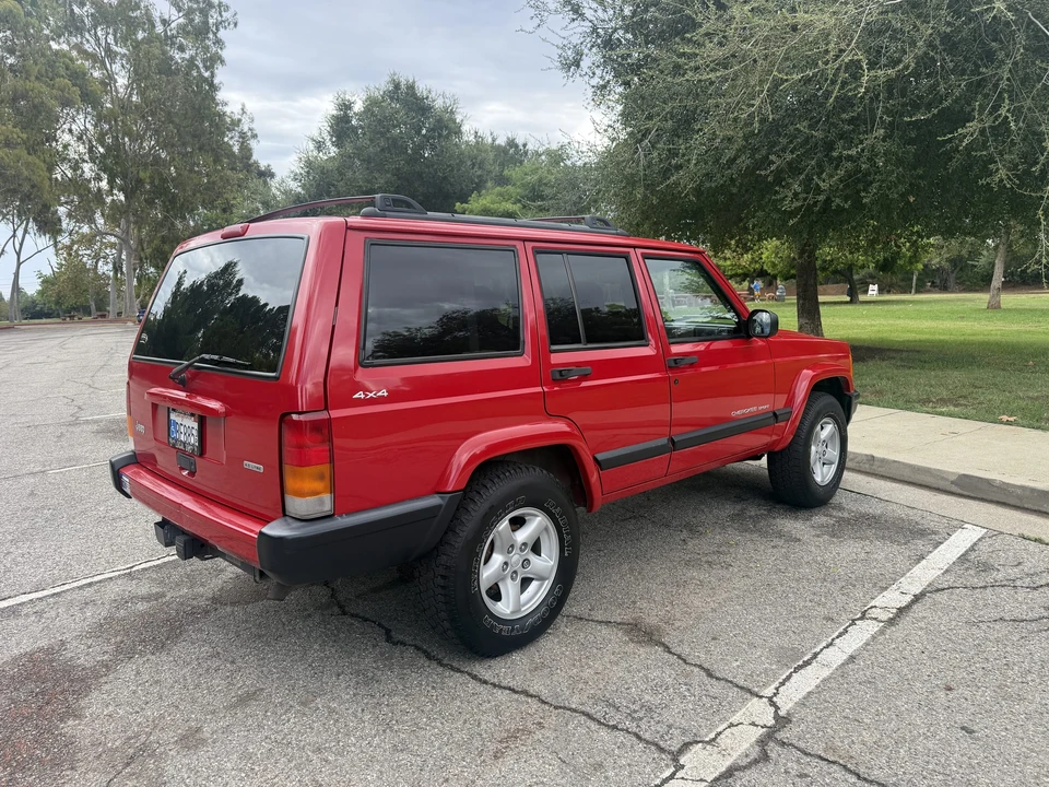 2000 Jeep XJ Cherokee - Image 8 of 31