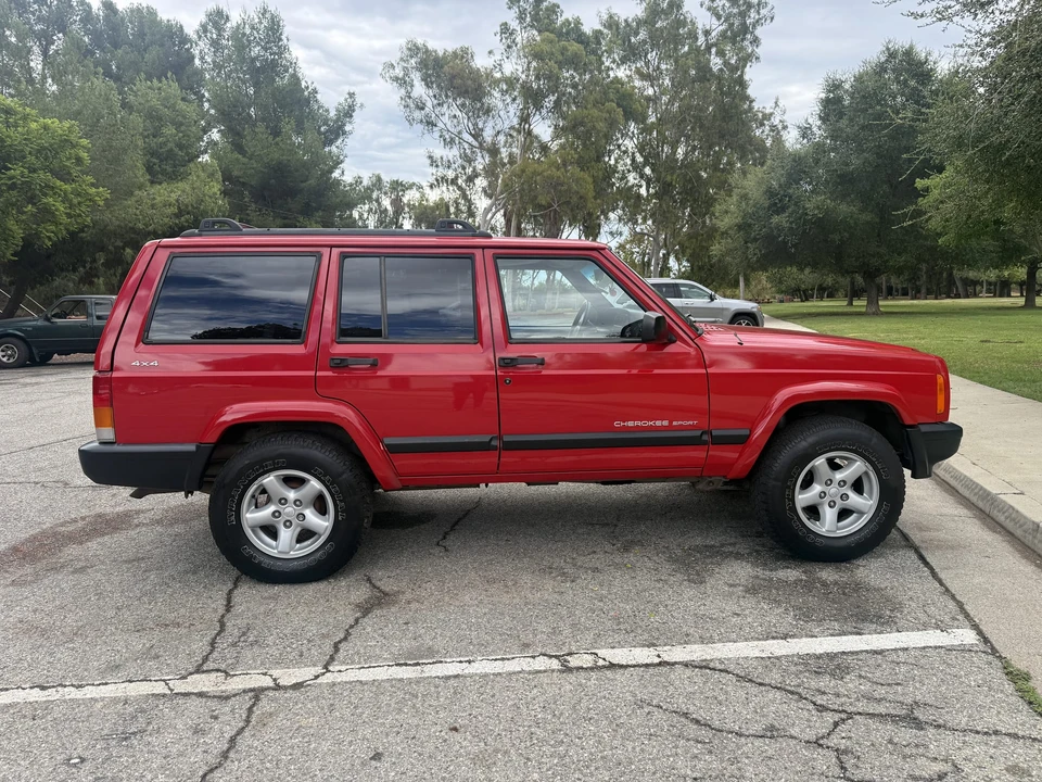 2000 Jeep XJ Cherokee - Image 7 of 31