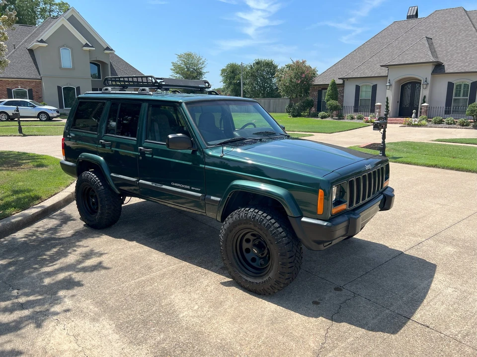 2000 Jeep XJ Cherokee - Image 2 of 31