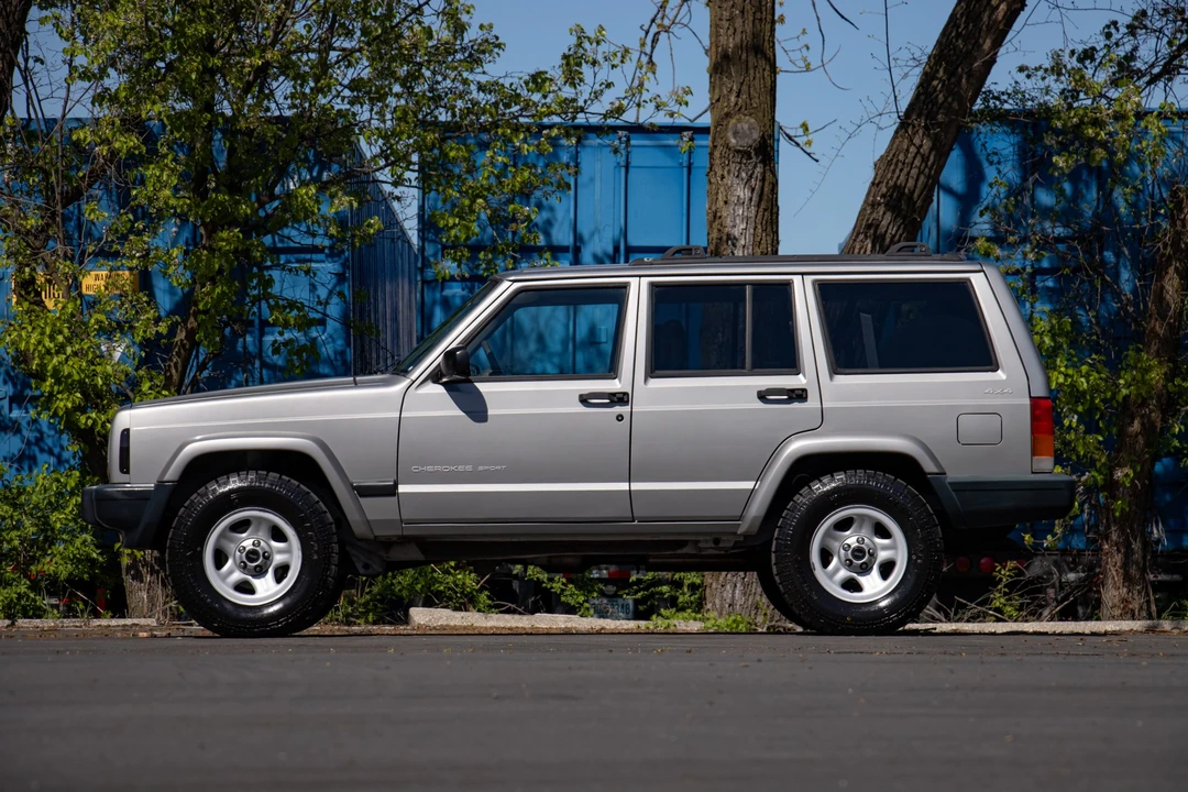 2000 Jeep XJ Cherokee - Image 8 of 31