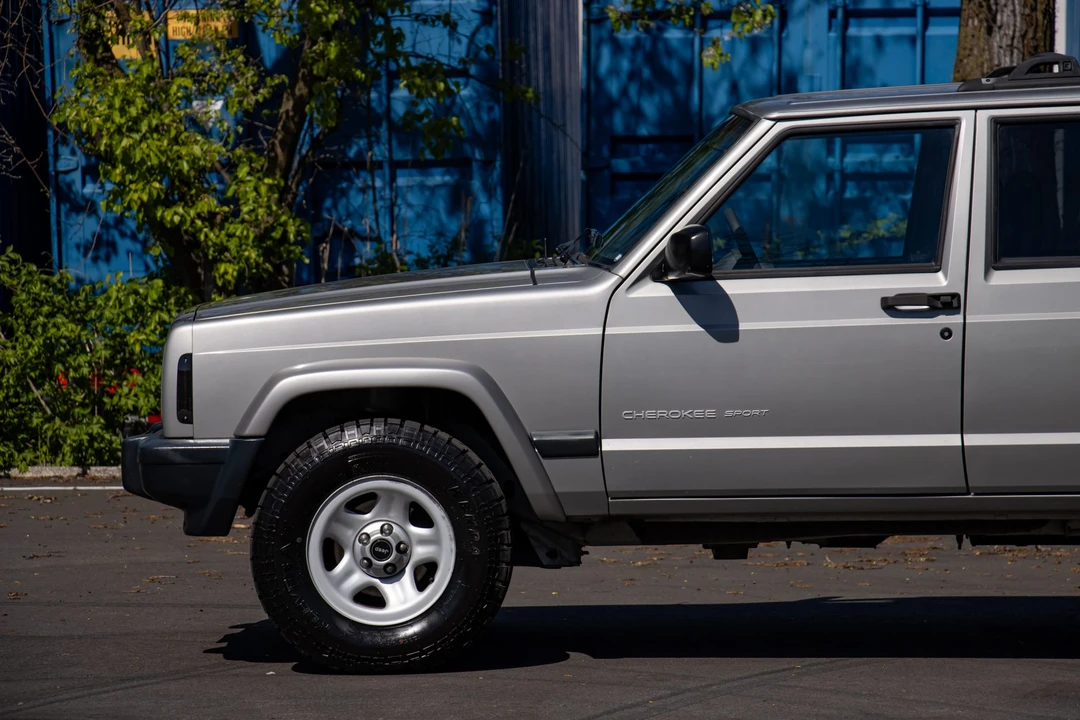 2000 Jeep XJ Cherokee - Image 25 of 31