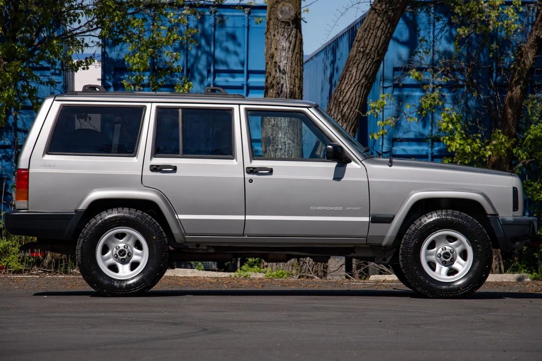2000 Jeep XJ Cherokee - Image 12 of 31