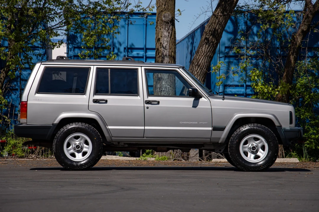 2000 Jeep XJ Cherokee - Image 13 of 31