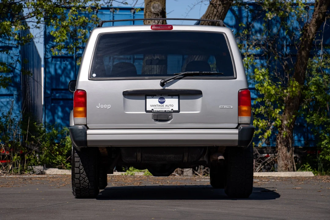 2000 Jeep XJ Cherokee - Image 10 of 31