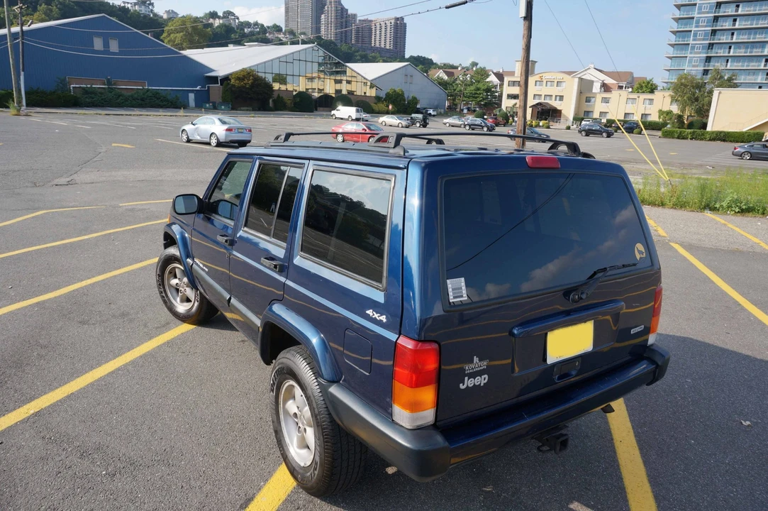 2000 Jeep XJ Cherokee - Image 14 of 31