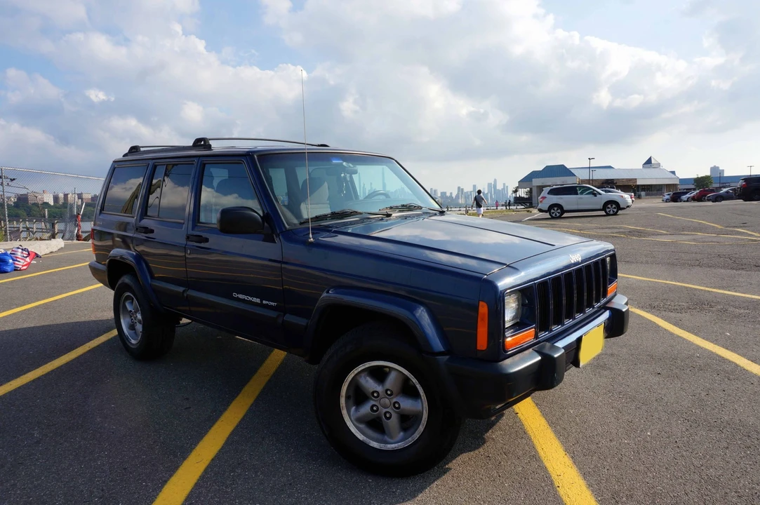 2000 Jeep XJ Cherokee - Image 6 of 31