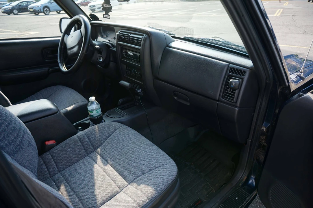 2000 Jeep XJ Cherokee - Image 31 of 31