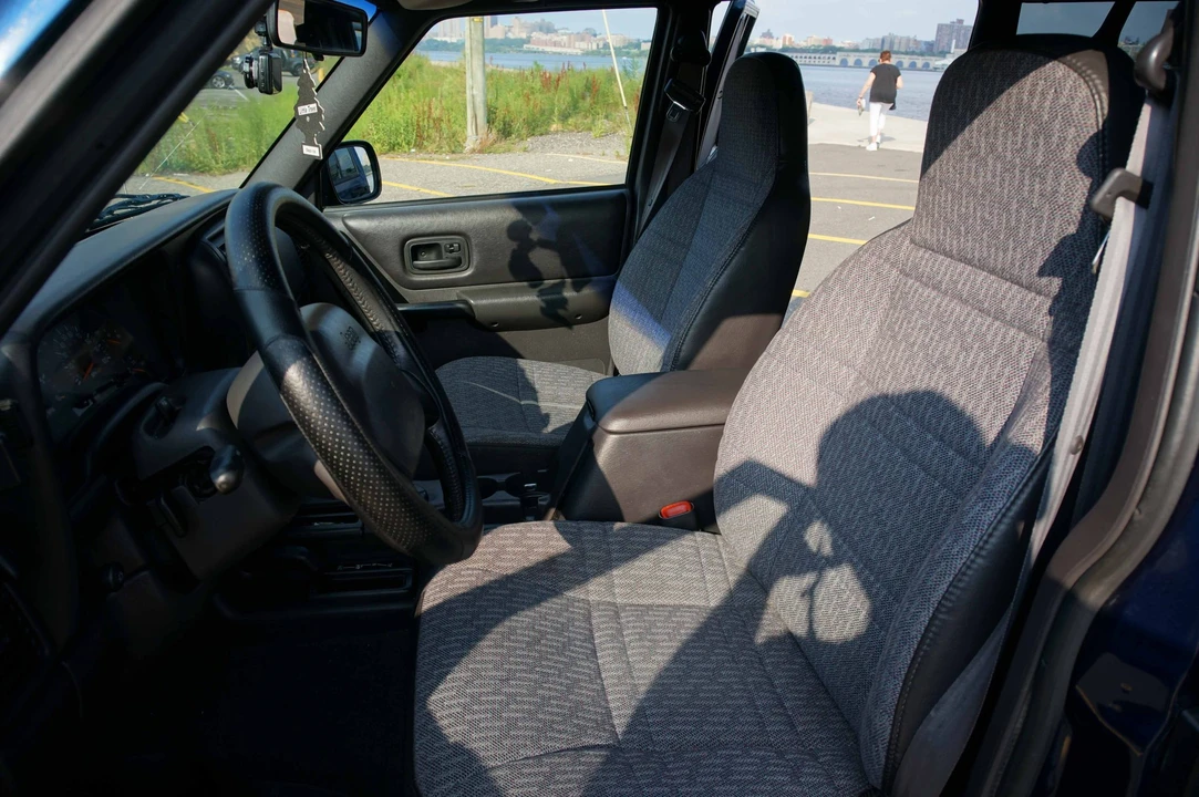 2000 Jeep XJ Cherokee - Image 29 of 31
