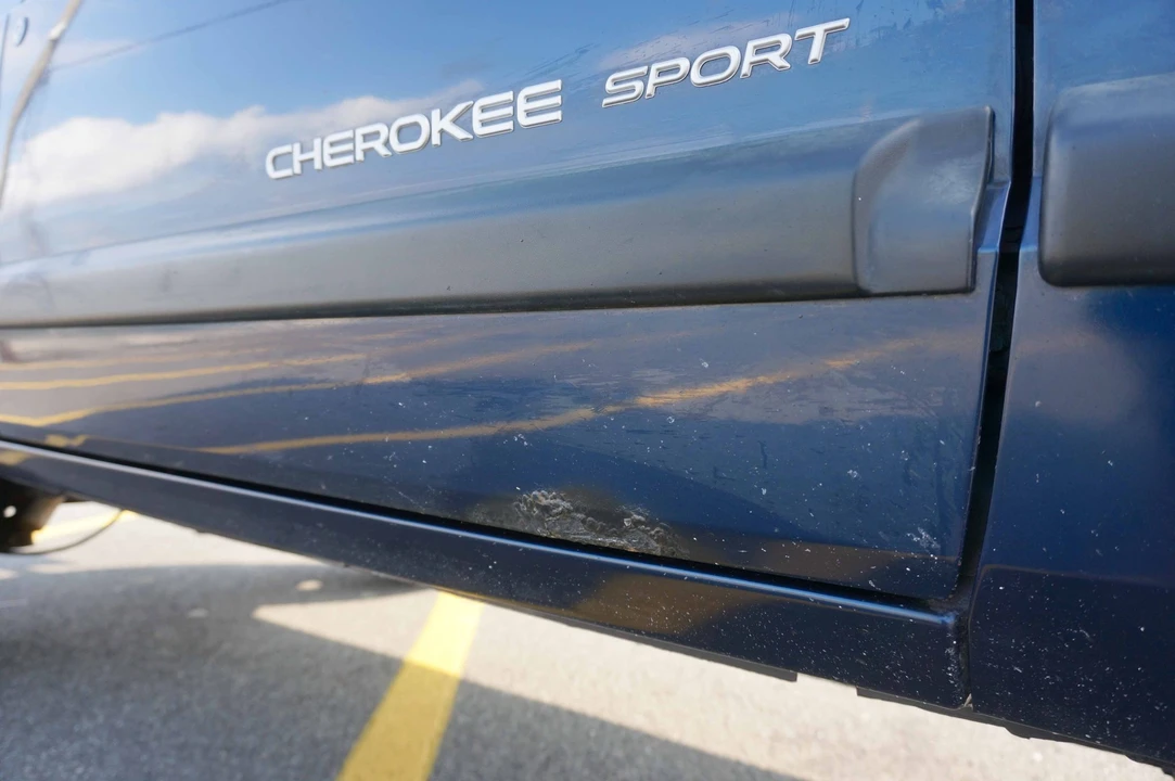 2000 Jeep XJ Cherokee - Image 25 of 31